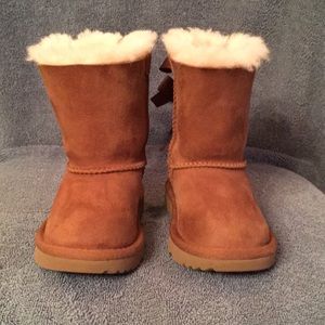 Ugg 3 bow chestnut toddler boots